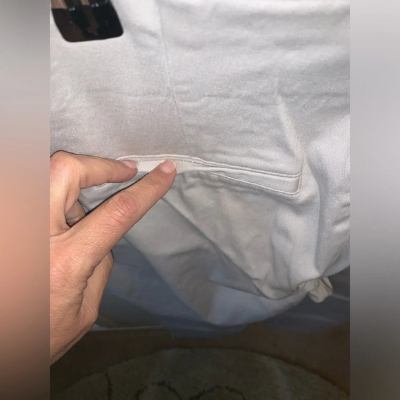 Set H&M ivory films sheer top & Old Navy khaki side zip chinos‎ - Picture 13 of 15